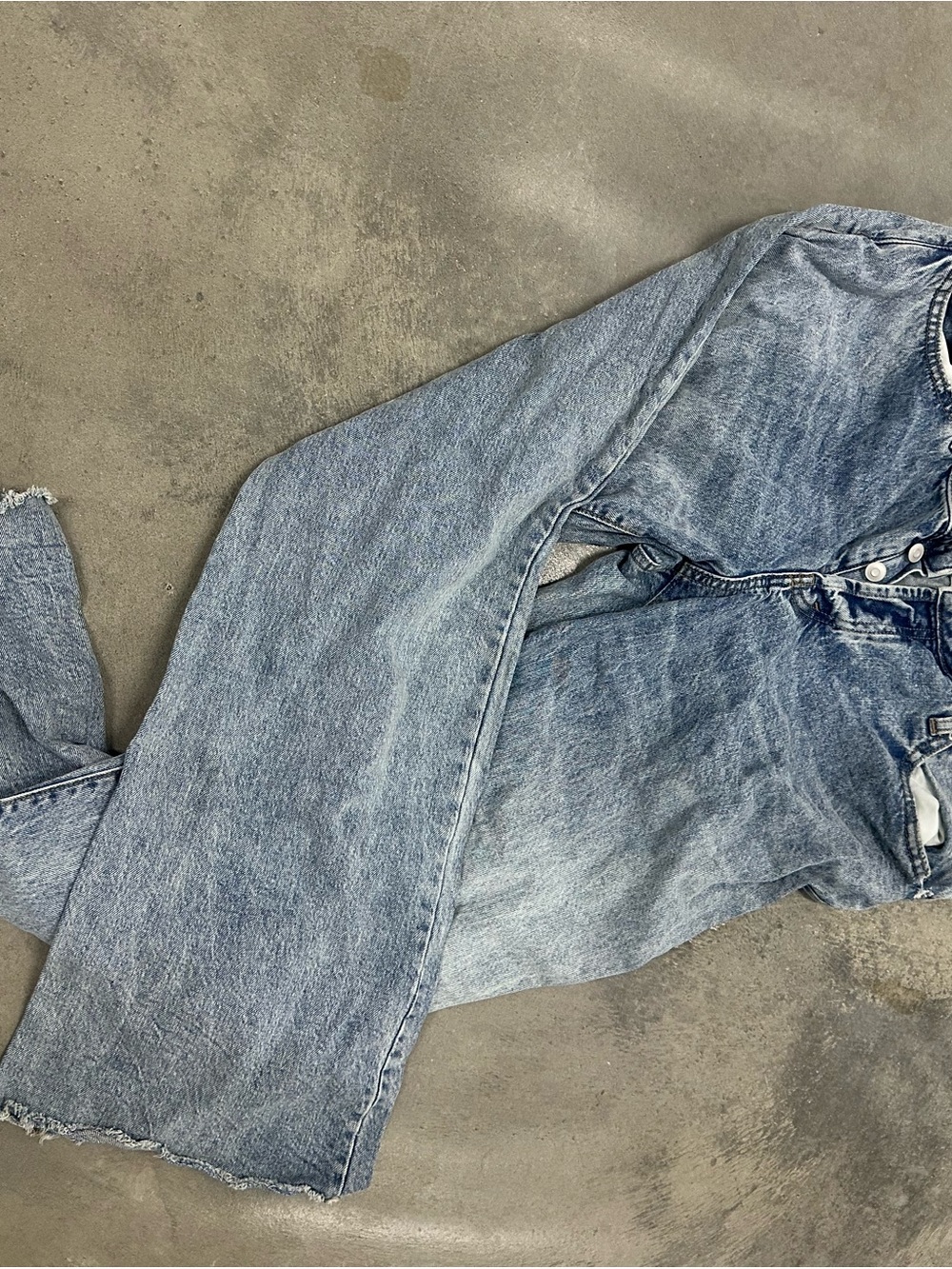 Women’s Light Blue Straight-Leg Jeans